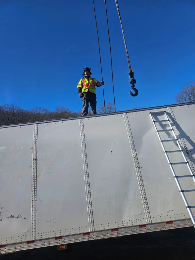 Citywide operator rigging a recovery line on top of a trailer in the Hudson Valley, NY